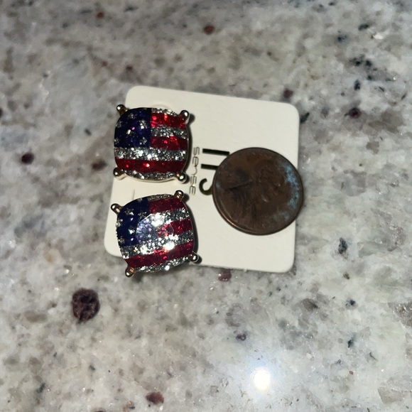 Patriotic Flag stud Earrings - Picture 2 of 2